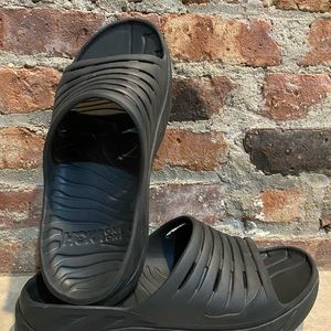 HOKA One One Ora Recovery Slides
